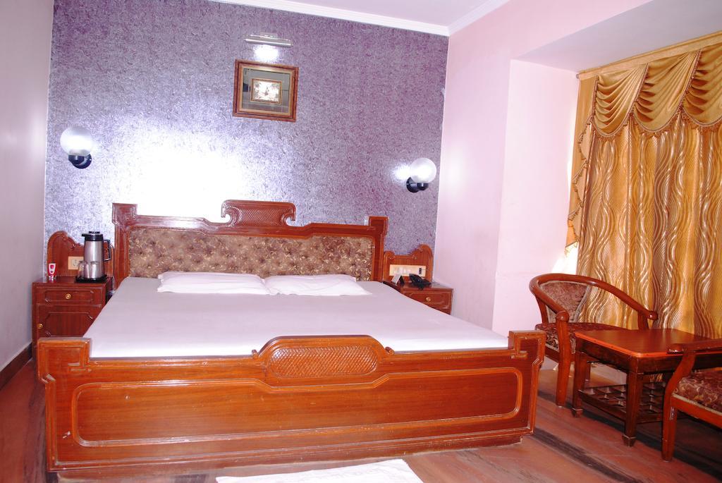 Padma Hotel Puri Buitenkant foto